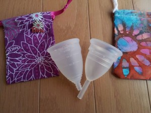 iHerbムーンカップとディーバカップ